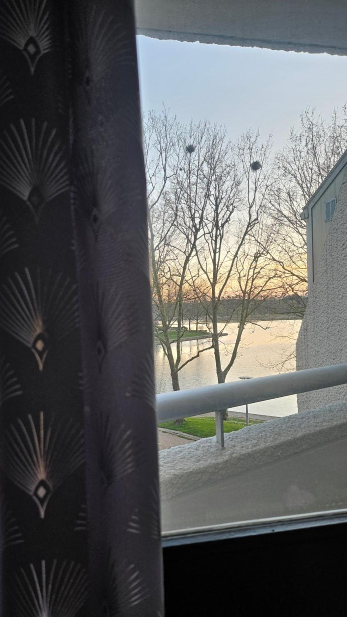 Chambres D'Hotes "The Lake House" - 20 Min To Paris By Metro Creteil Luaran gambar
